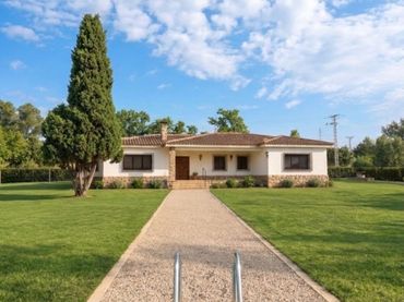 Villa avec piscine à vendre à Avenida Extremadura 5