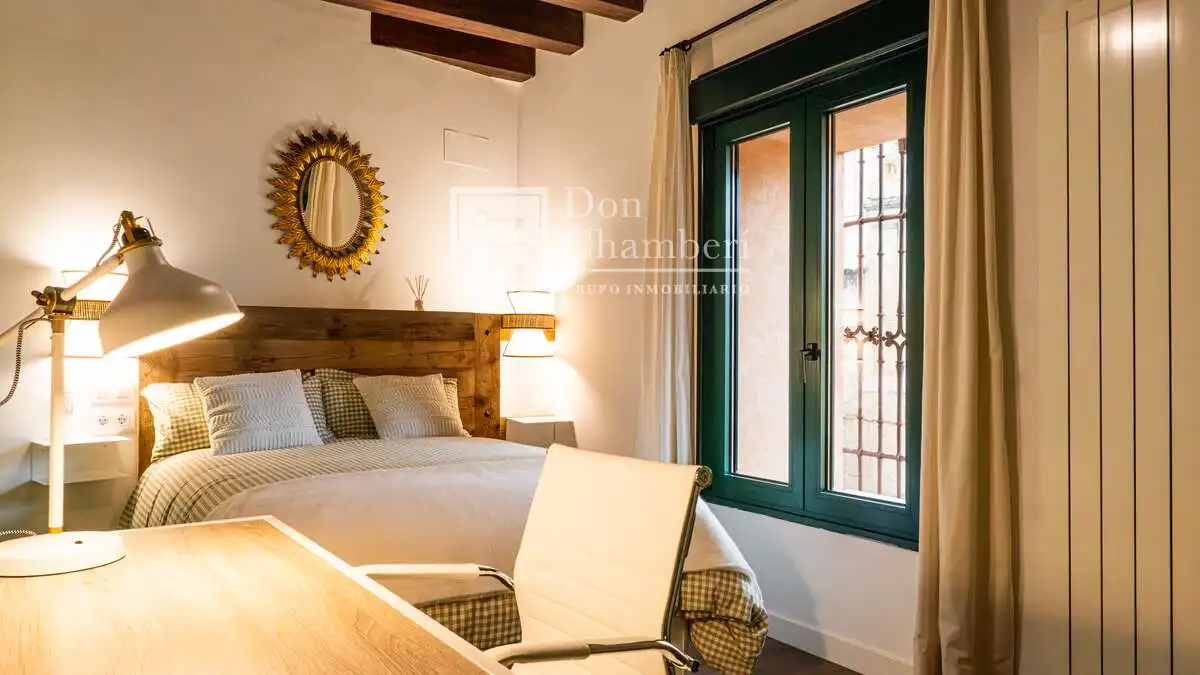 Dormitori de Apartament de lloguer en Segovia amb Calefacció, Terrassa i Moblat