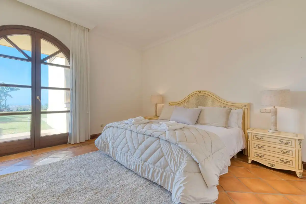 Habitación de Casa o chalet en venta en Benahavís con Aire acondicionado, Jardín privado y Terraza