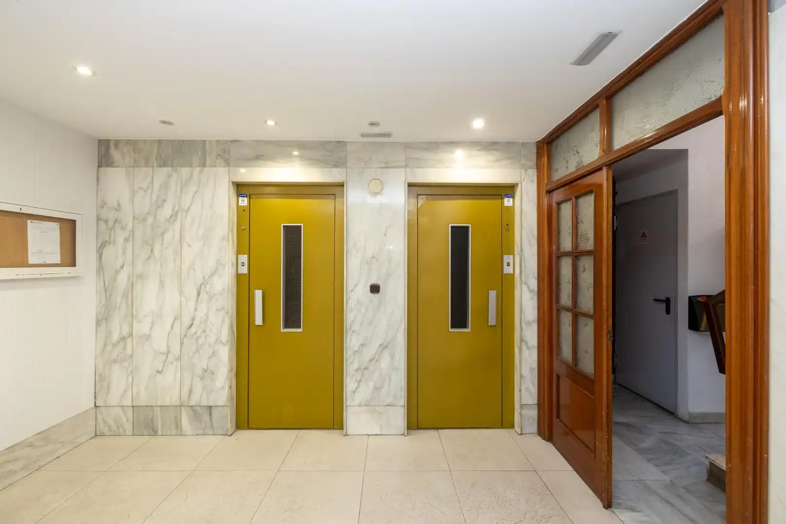 Flat for sale in Granada  with Air Conditioner, Terrace and Storage room