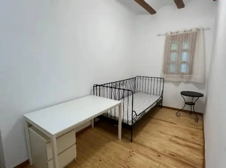 Habitación de Piso de alquiler en Valencia con Trastero, Amueblado y Balcón