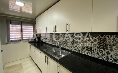 Kitchen of Flat for sale in Santa Coloma de Gramenet  with Heating, Terrace and Balcony