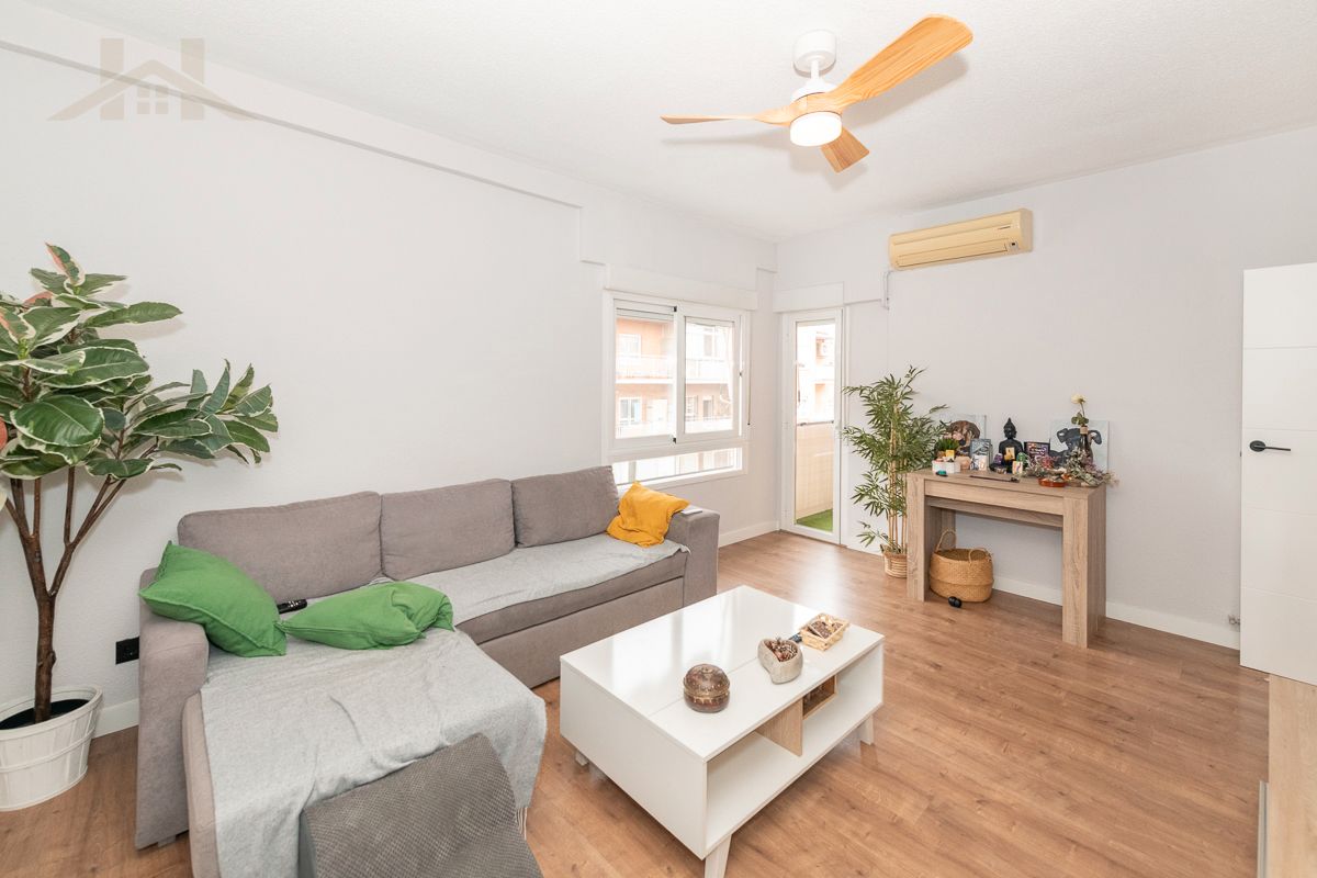 Living room of Flat for sale in Alcobendas  with Air Conditioner, Heating and Terrace