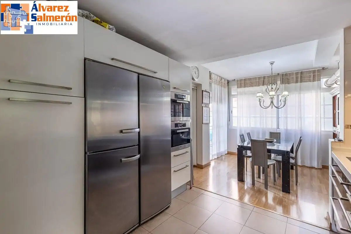Cocina de Casa adosada en venta en Huétor Vega con Aire acondicionado, Terraza y Trastero