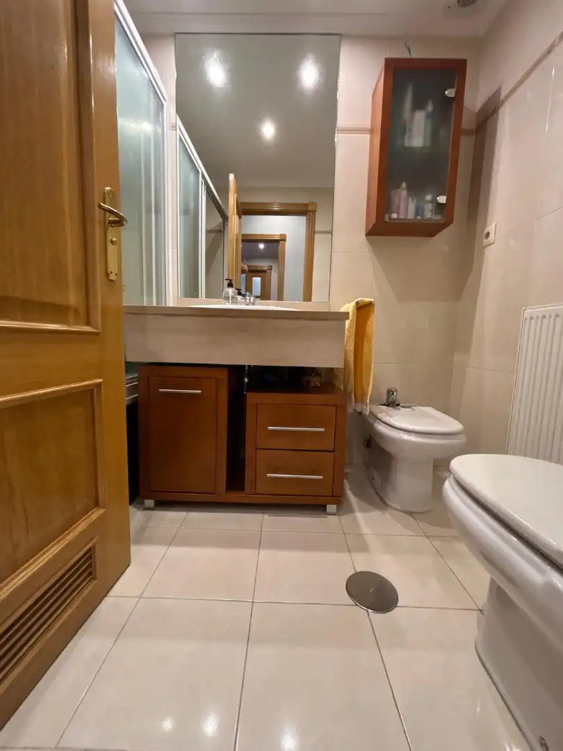 Baño de Piso en venta en Oviedo  con Calefacción, Parquet y Trastero