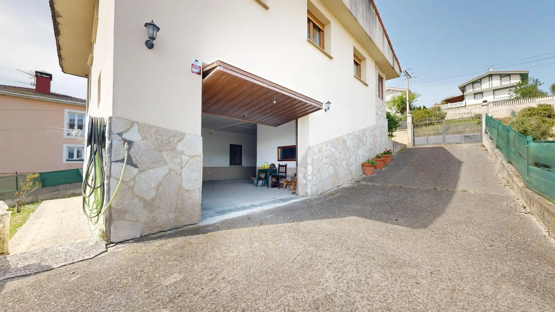 Außenansicht von Haus oder Chalet zum Verkauf in Valle de Mena mit Heizung, Privatgarten und Terrasse