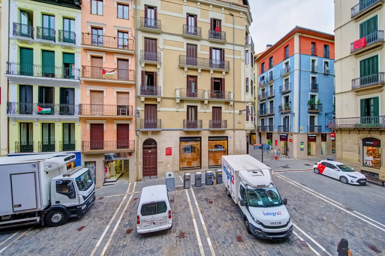 Vista exterior de Piso en venta en  Pamplona / Iruña con Calefacción, Parquet y Amueblado