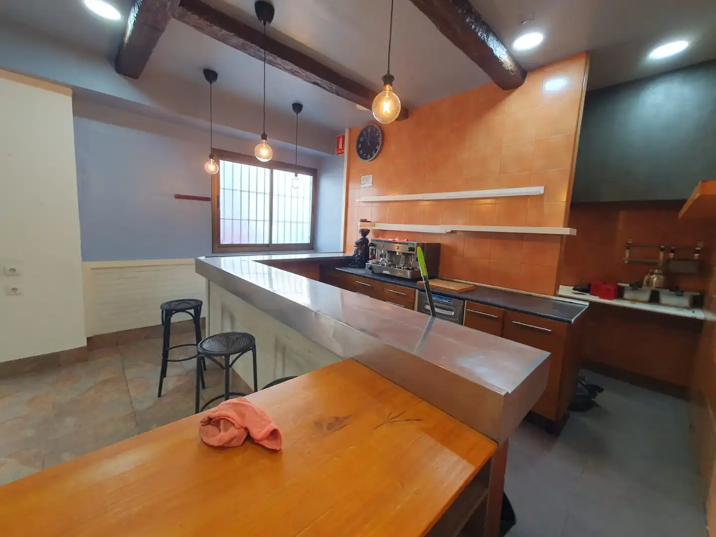 Business premises for sale in Carrer de Galileu 194, imagen 3