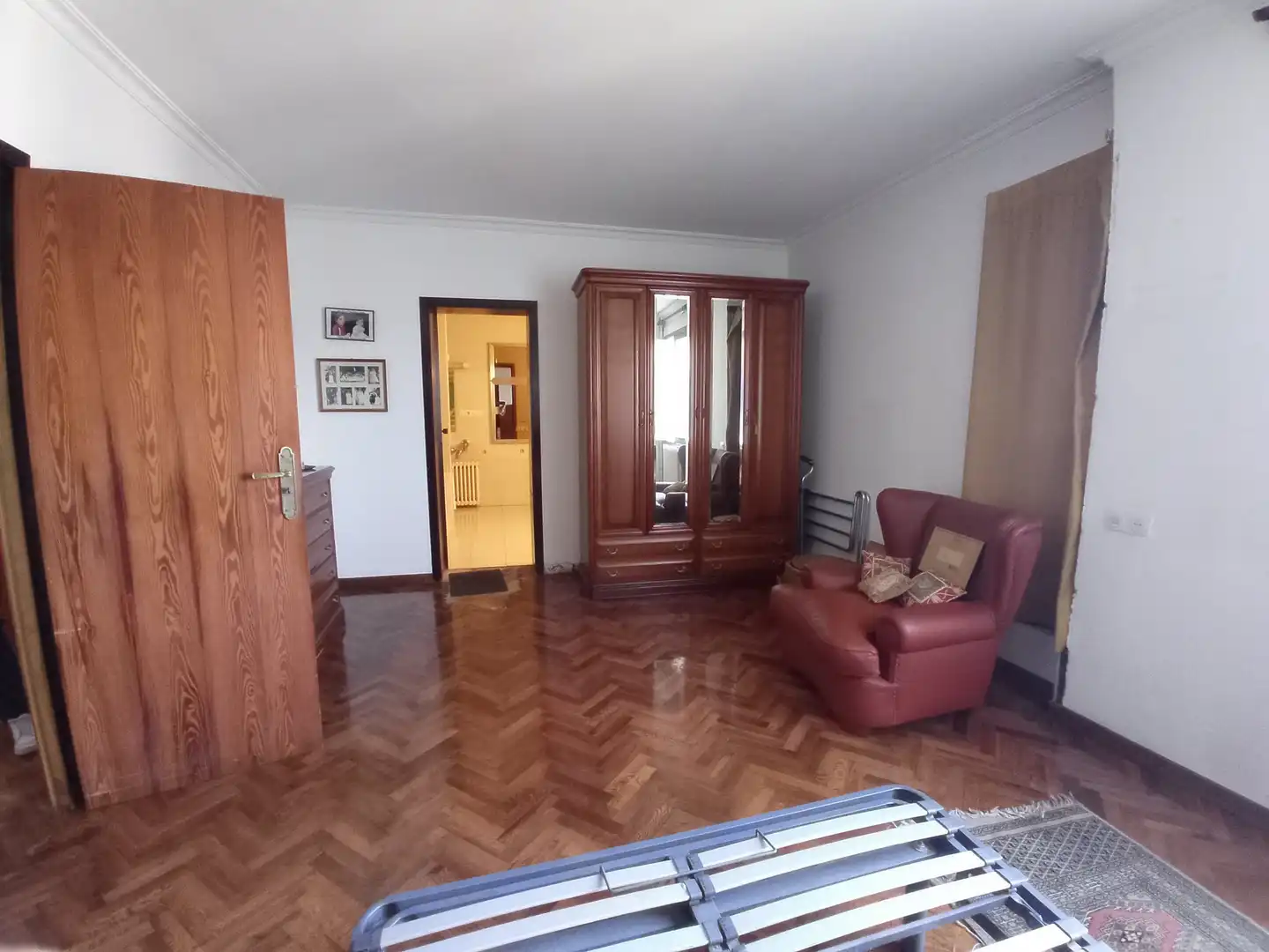 Sala d'estar de Casa o xalet en venda en Pontevedra Capital  amb Calefacció, Jardí privat i Parquet