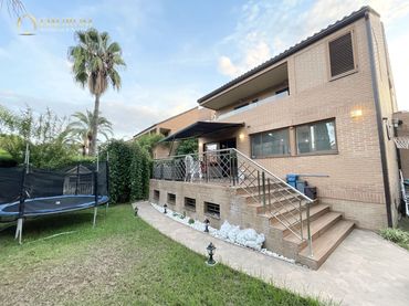 Chalet con piscina en venta en SECTOR B MAS CAMARENA