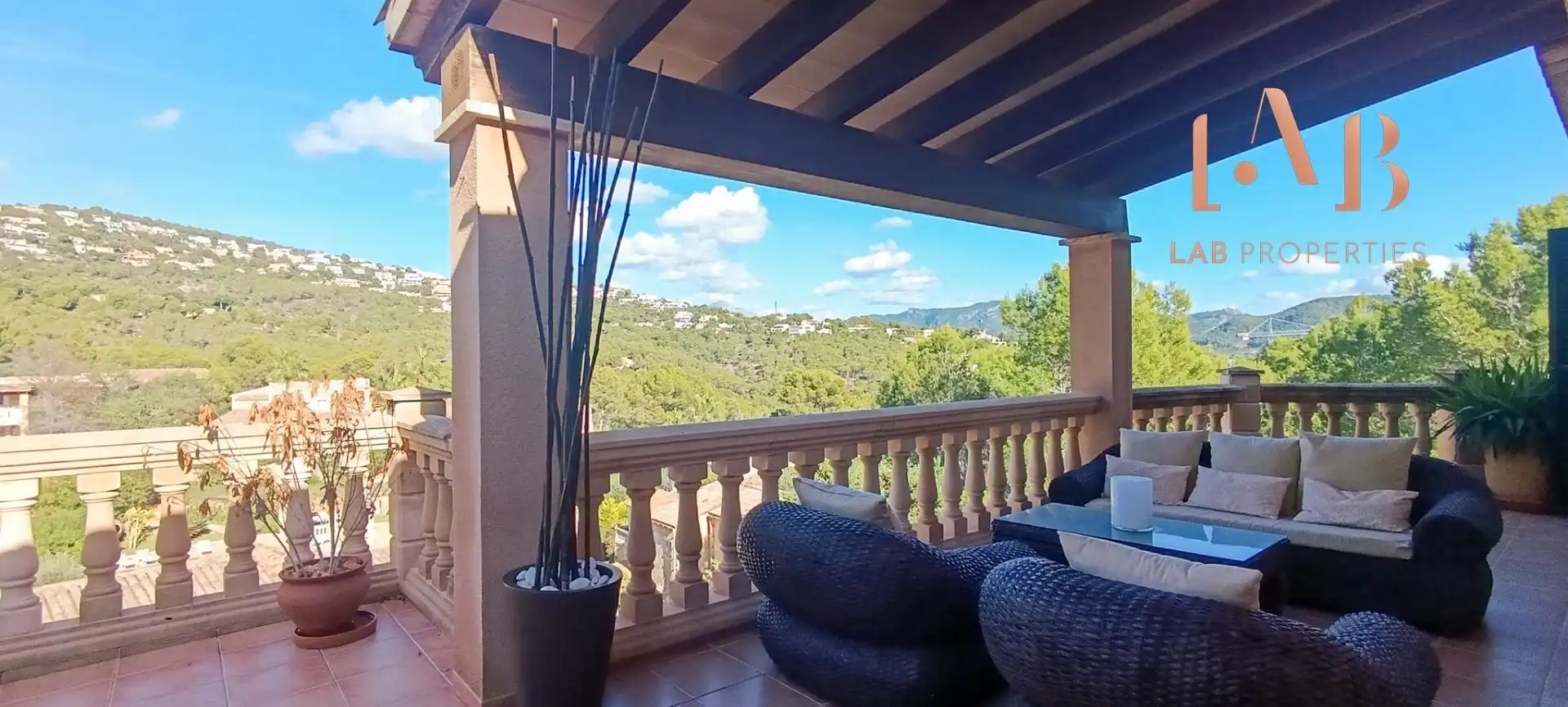 Terrasse von Dachboden zur Miete in Andratx mit Klimaanlage, Heizung und Privatgarten