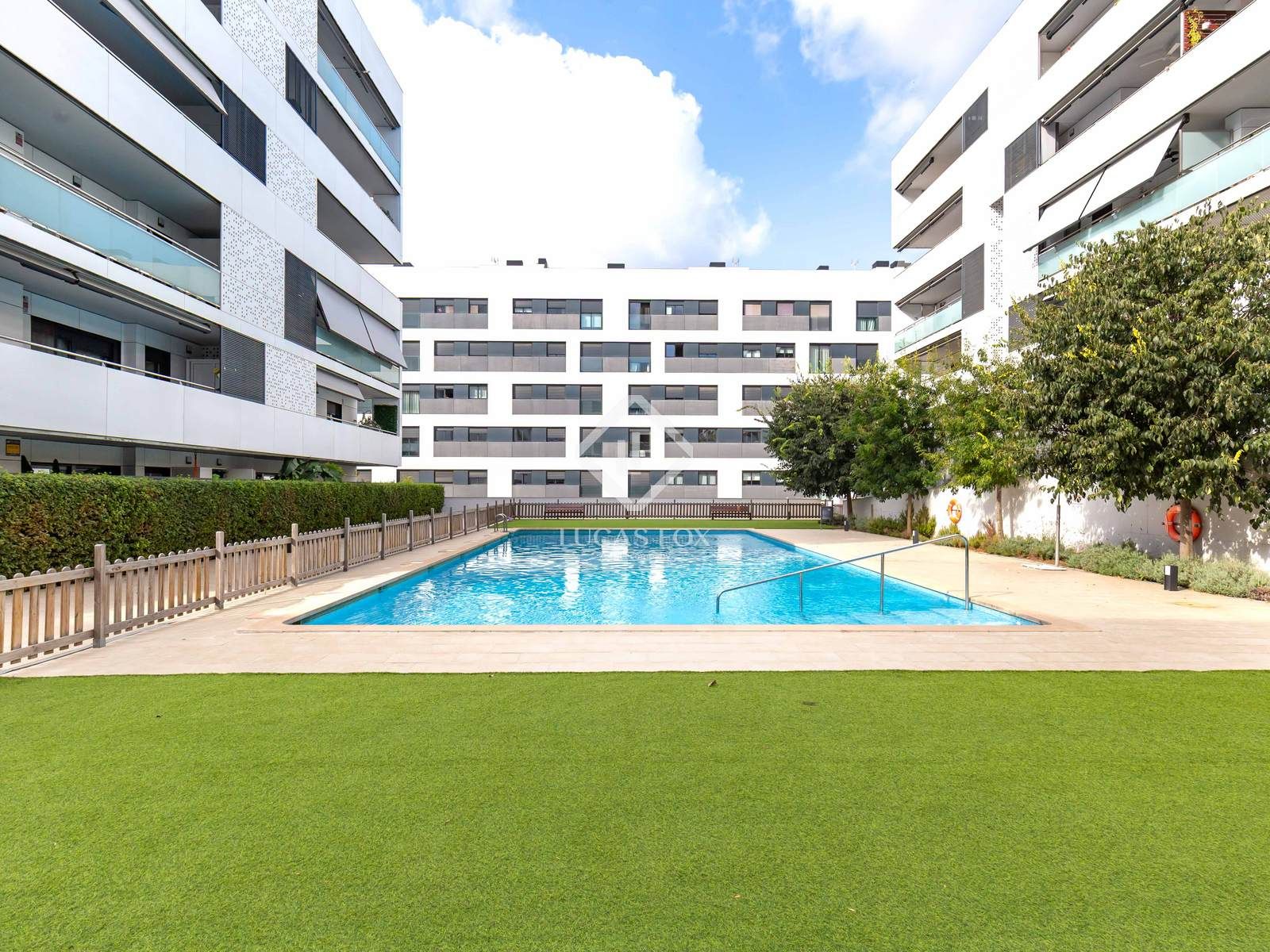 Swimming pool of Flat for sale in Sant Feliu de Llobregat  with Air Conditioner, Heating and Terrace