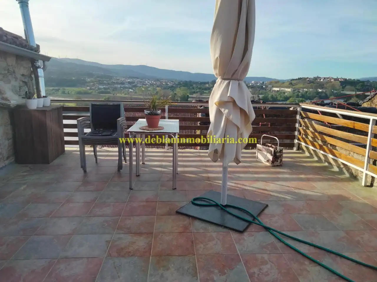 Terrace of Houses for rent in Tui  with Terrace and Furnished