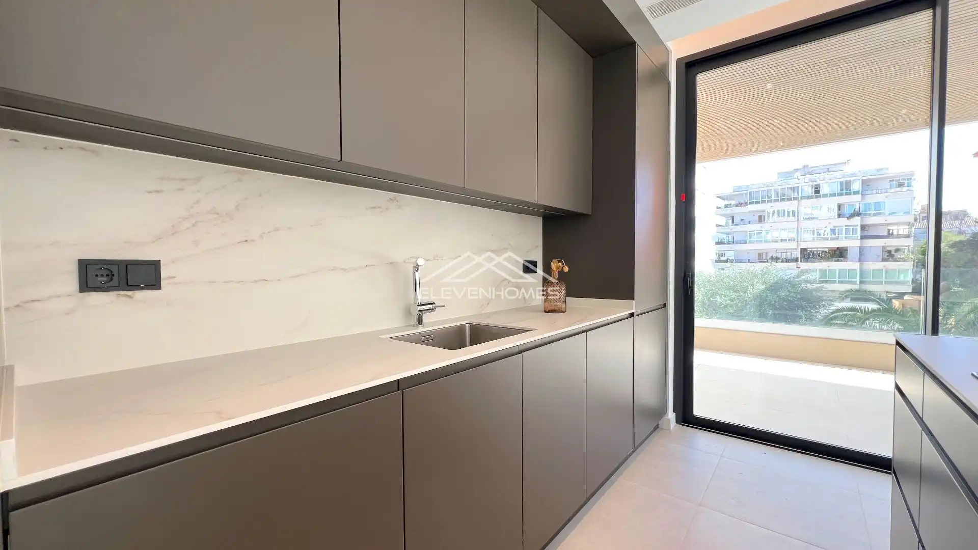 Flat with pool for sale in Ponent