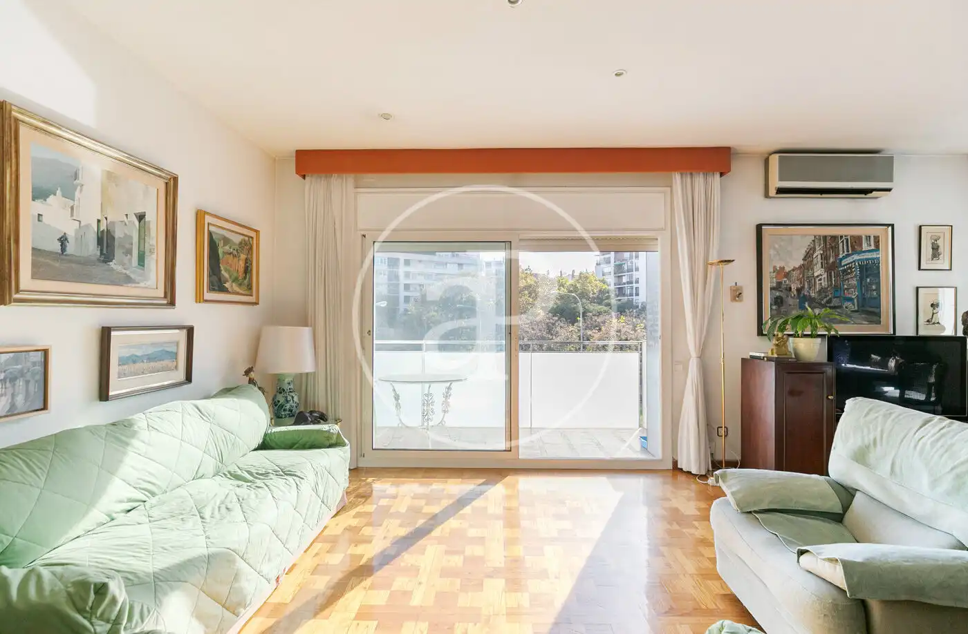 Sala de estar de Piso en venta en Barcelona con Aire acondicionado, Calefacción y Terraza