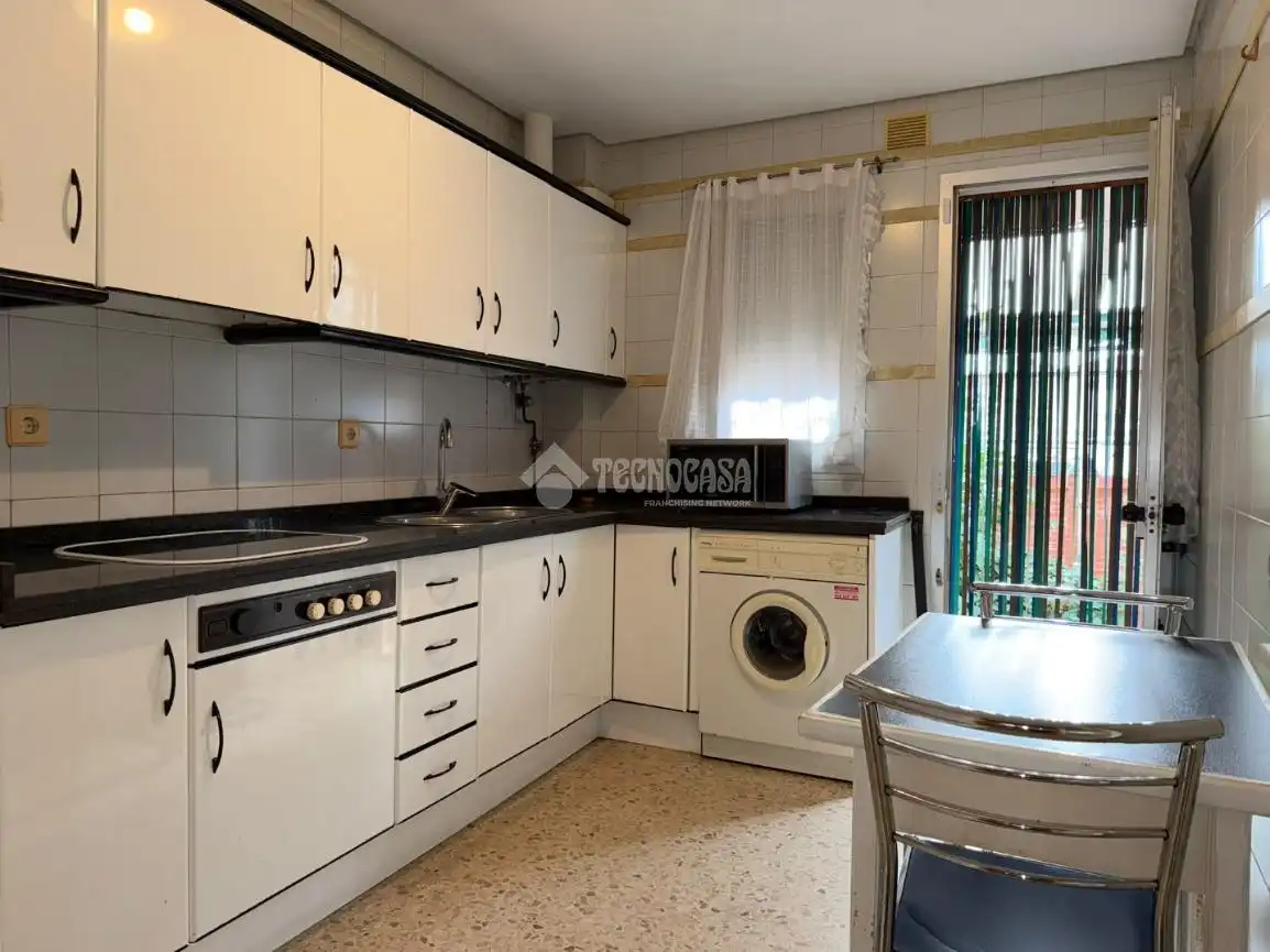 Cocina de Casa adosada en venta en Sevilla con Aire acondicionado y Alarma