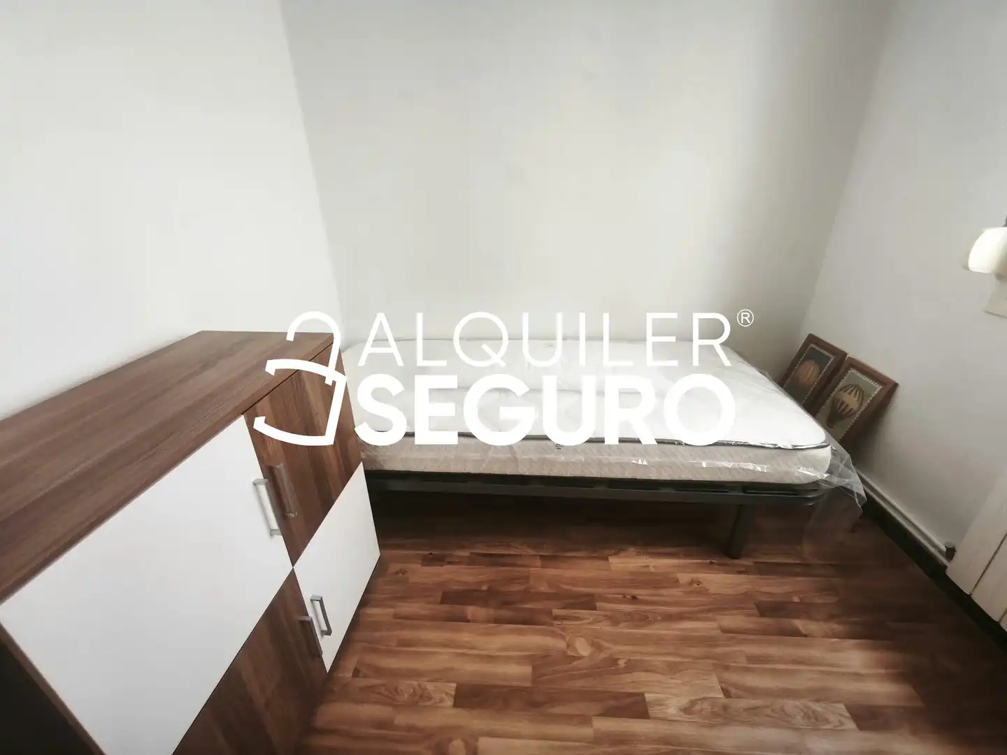 Schlafzimmer von Wohnung zur Miete in Zaragoza mit Heizung, Terrasse und Möbliert