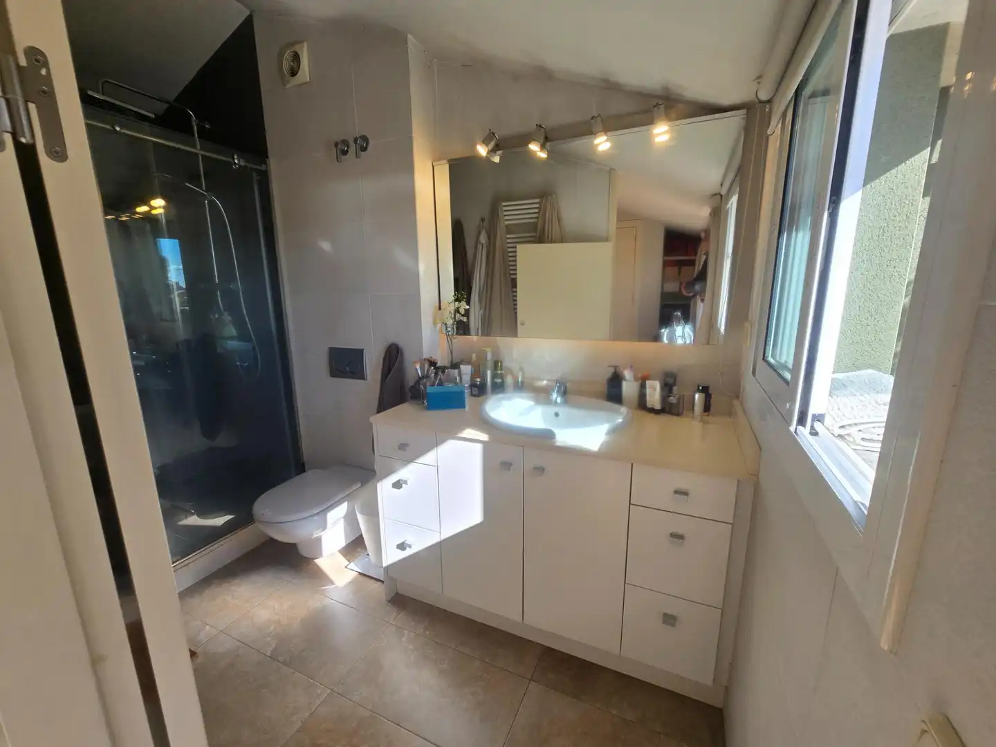 Bathroom of Duplexes for rent in El Masnou  with Air Conditioner, Heating and Private garden