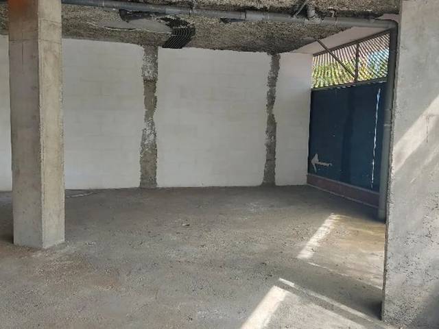 Local comercial en Venta en Avenida de Cesáreo Alierta, 135 en La Granja