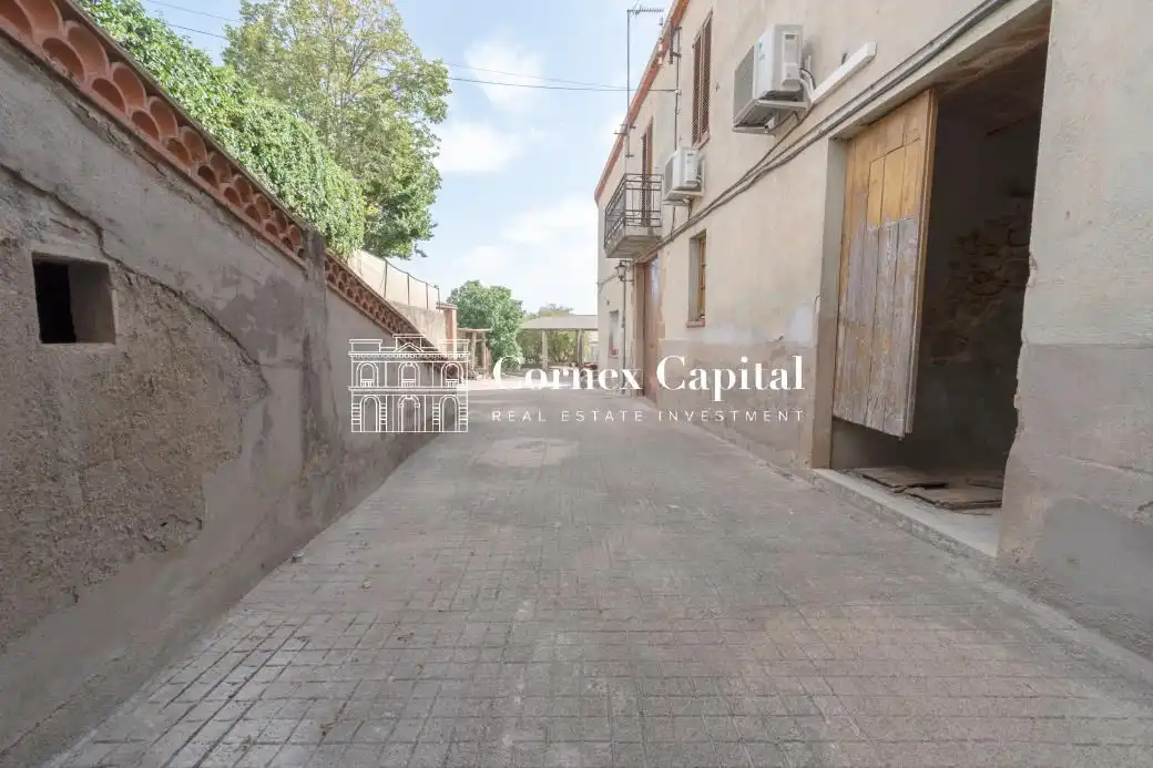 Vista exterior de Finca rústica en venda en Ullastret amb Jardí privat, Terrassa i Traster