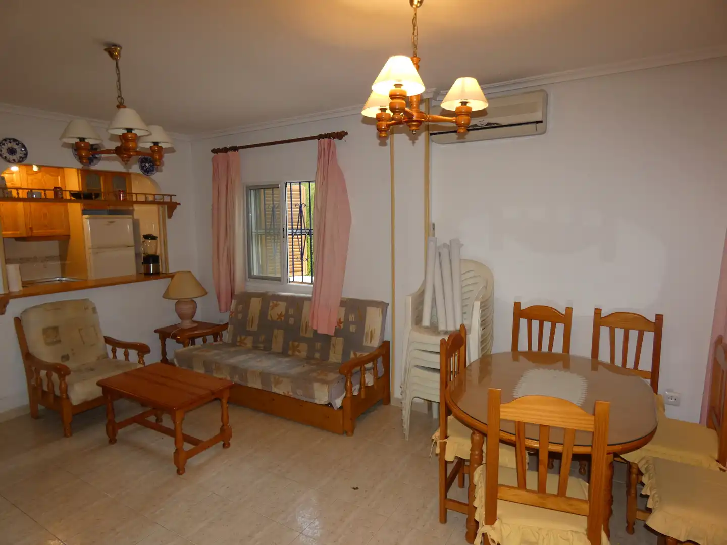 Wohnzimmer von Einfamilien-Reihenhaus zur Miete in Vera mit Klimaanlage, Heizung und Privatgarten