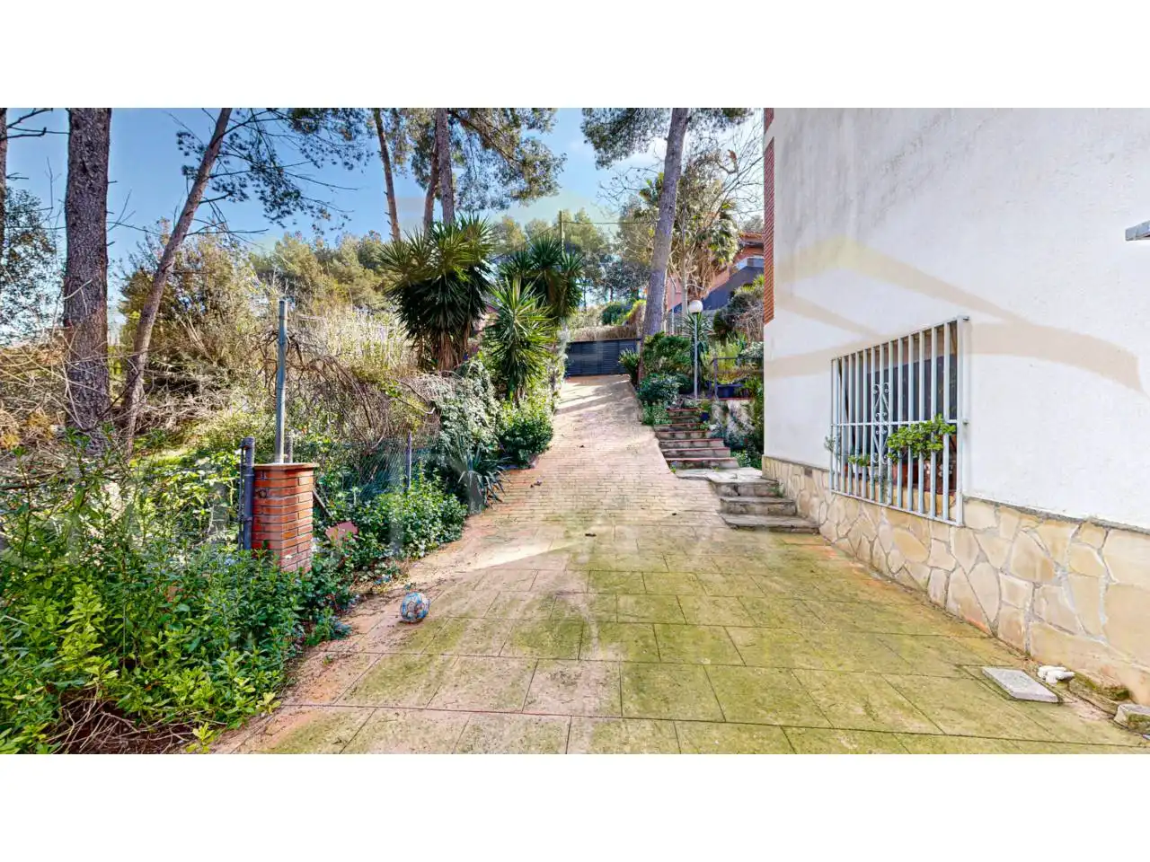 Jardí de Casa o xalet en venda en Corbera de Llobregat amb Aire condicionat, Calefacció i Jardí privat