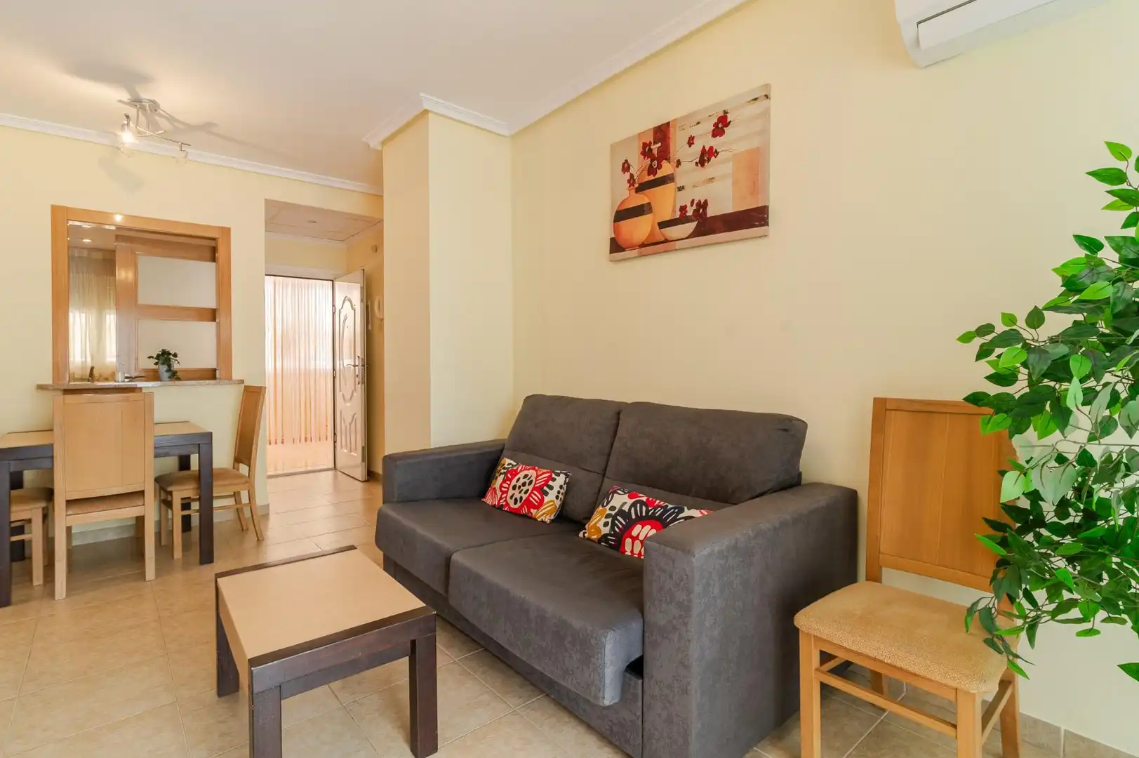 Sala d'estar de Apartament en venda en Oropesa del Mar / Orpesa amb Aire condicionat, Jardí privat i Terrassa