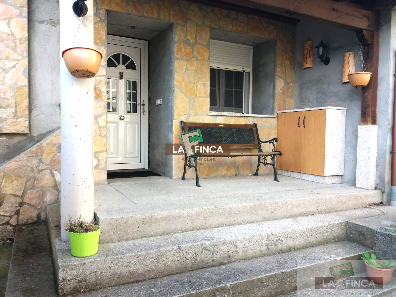 Exterior view of House or chalet for sale in Cangas del Narcea  with Terrace and Furnished