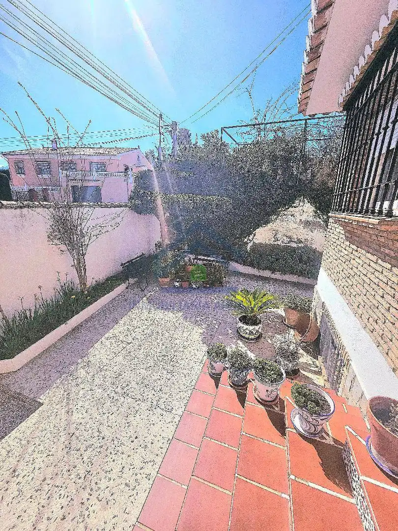 Jardín de Casa o chalet en venta en Ogíjares con Aire acondicionado, Calefacción y Jardín privado