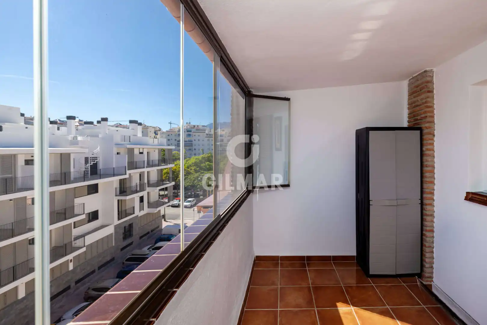 Vista exterior de Dúplex en venda en Estepona amb Calefacció, Traster i Piscina
