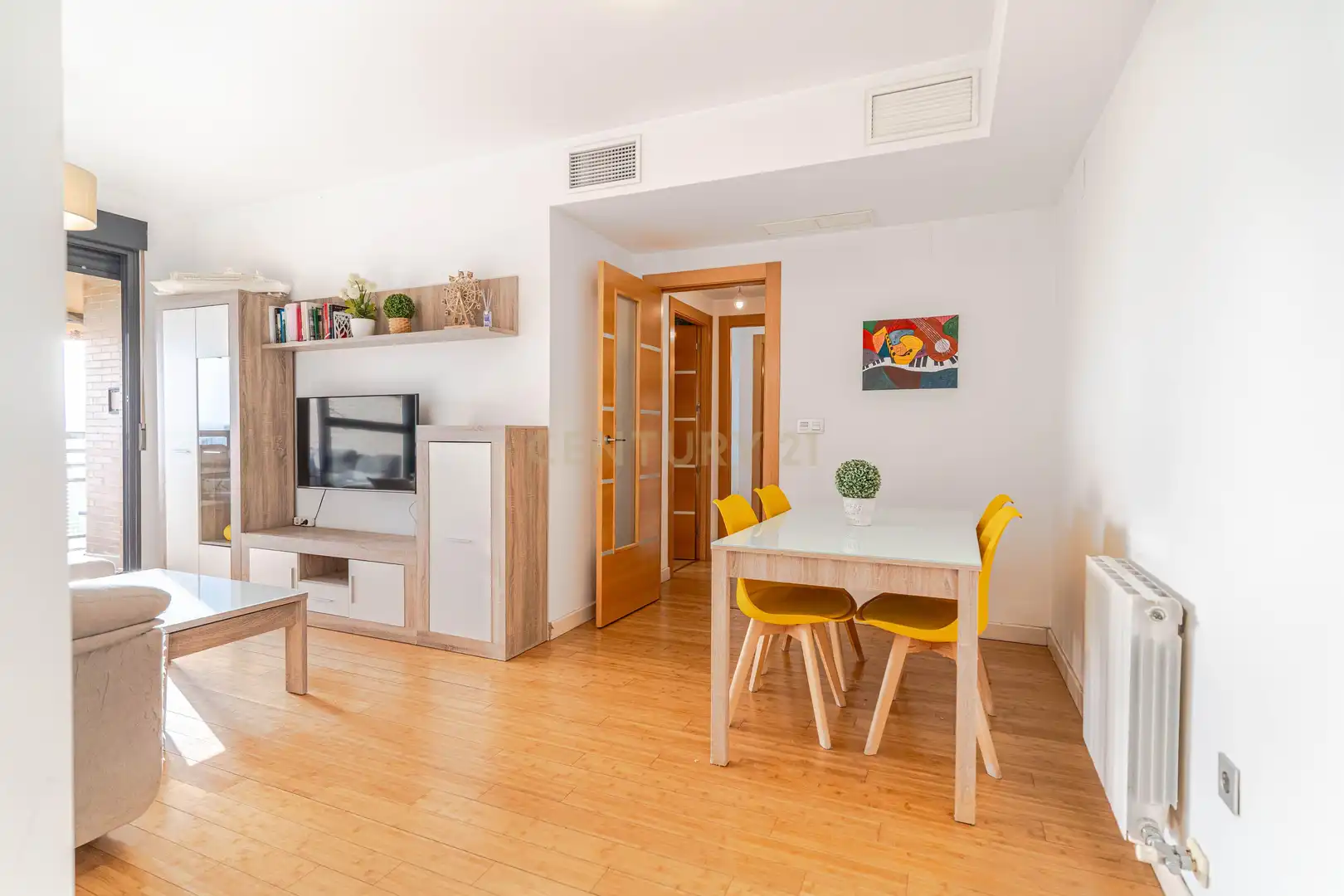 Sala d'estar de Apartament en venda en Granada amb Aire condicionat, Traster i Piscina