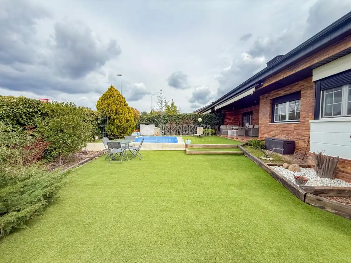 Swimming pool of Detached homes for sale in Collado Villalba  with Air Conditioner, Heating and Terrace