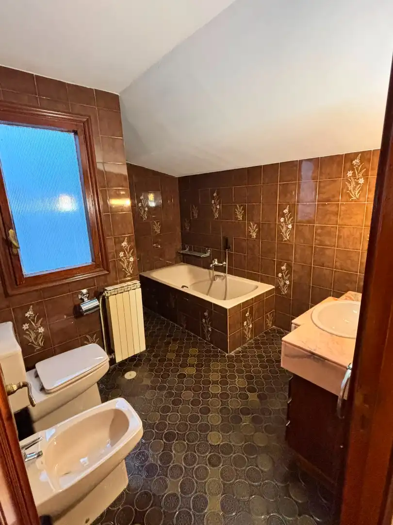 Baño de Casa o chalet de alquiler en Villaviciosa de Odón con Aire acondicionado, Calefacción y Jardín privado