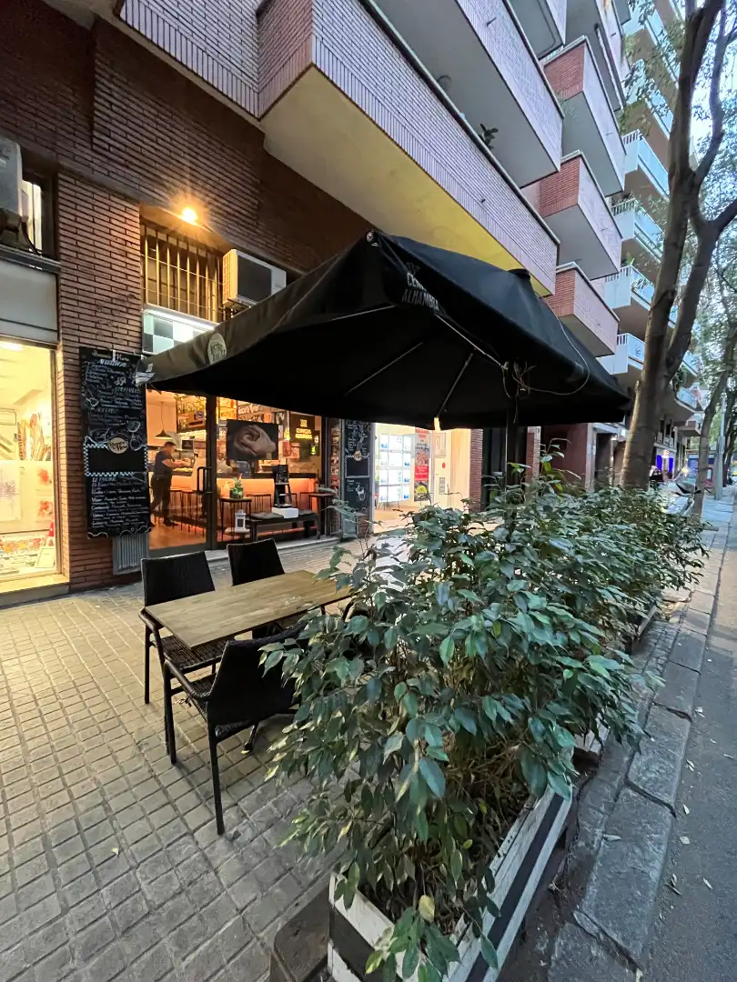 Terraza de Local en traspaso en Barcelona con Aire acondicionado, Calefacción y Parquet