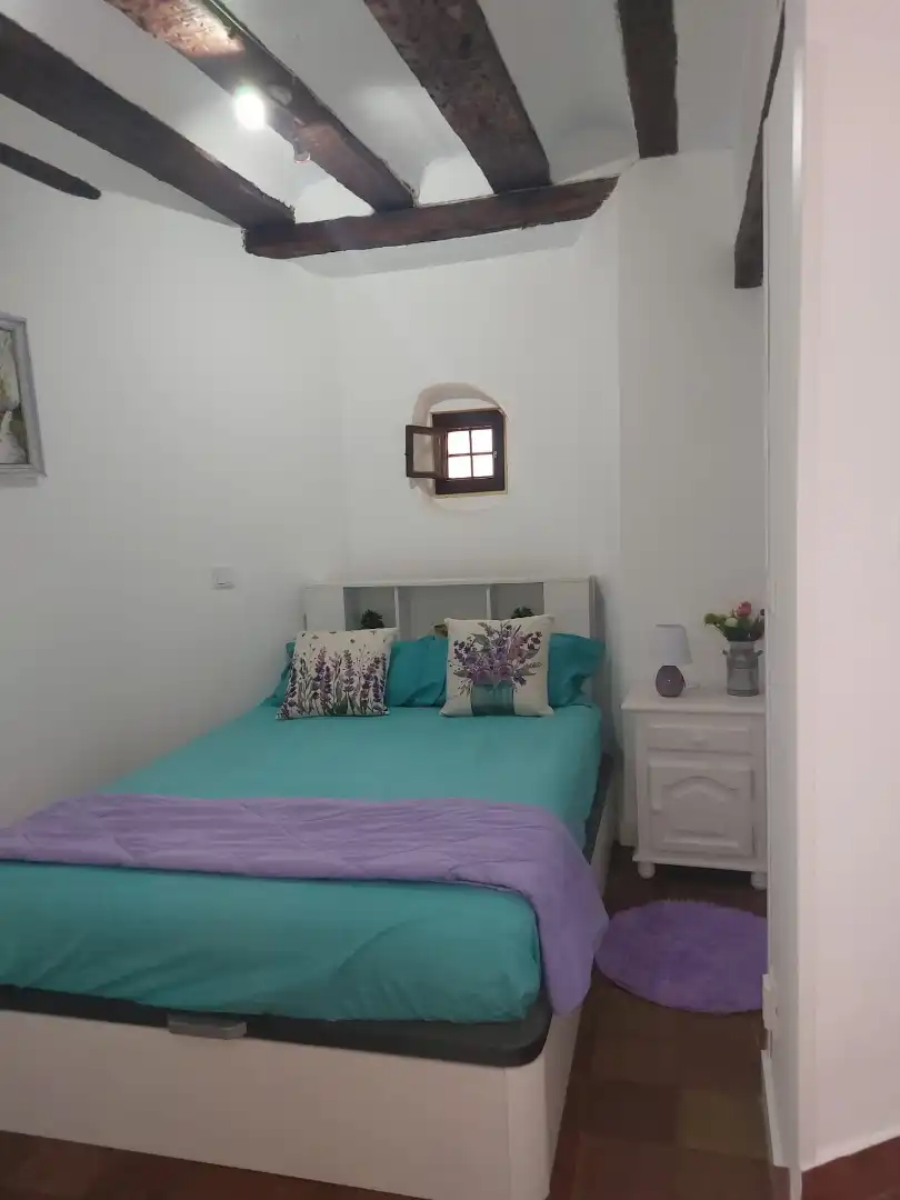 Dormitori de Apartament de lloguer en Cuenca amb Moblat, Forn i Rentadora
