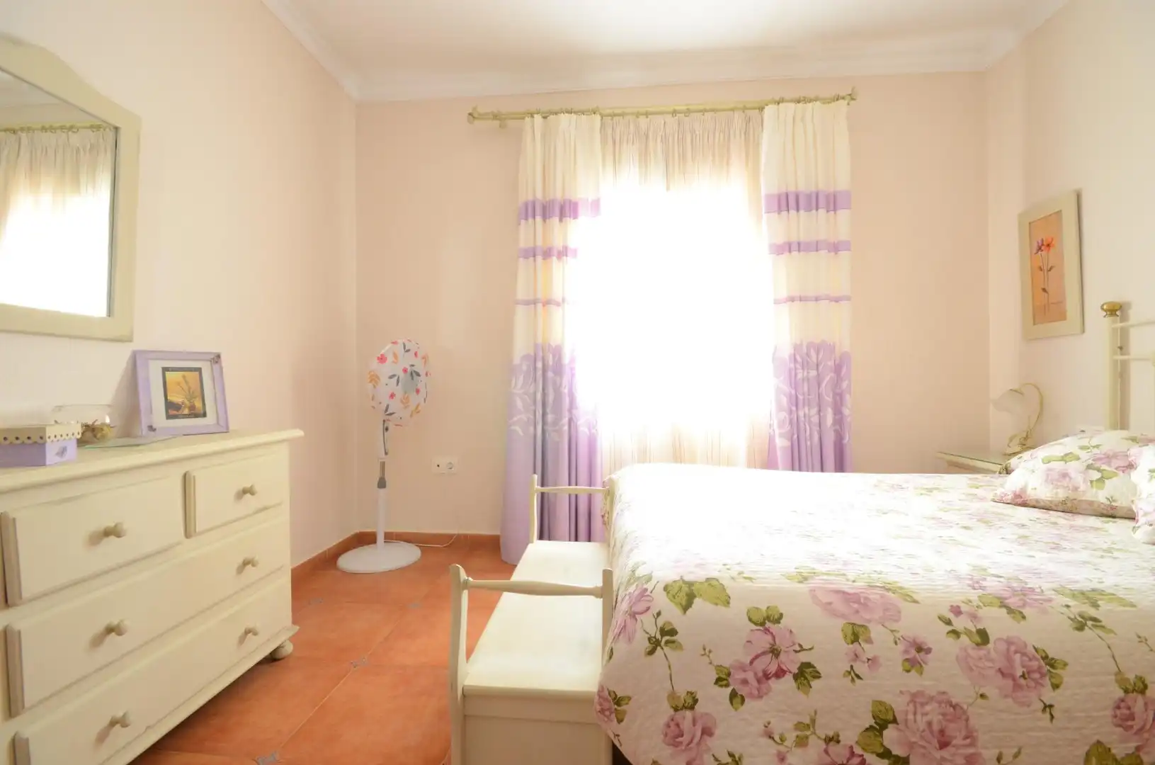 Habitación de Local en venta en Mazagón