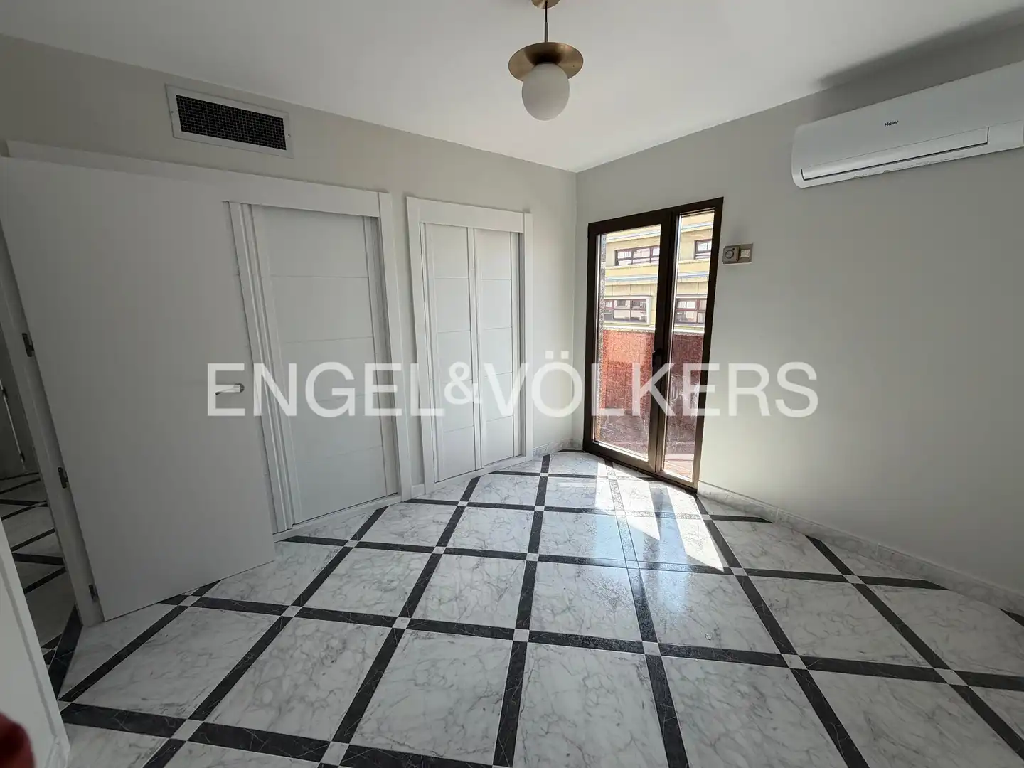 Flat for rent in Madrid  with Air Conditioner, Heating and Terrace