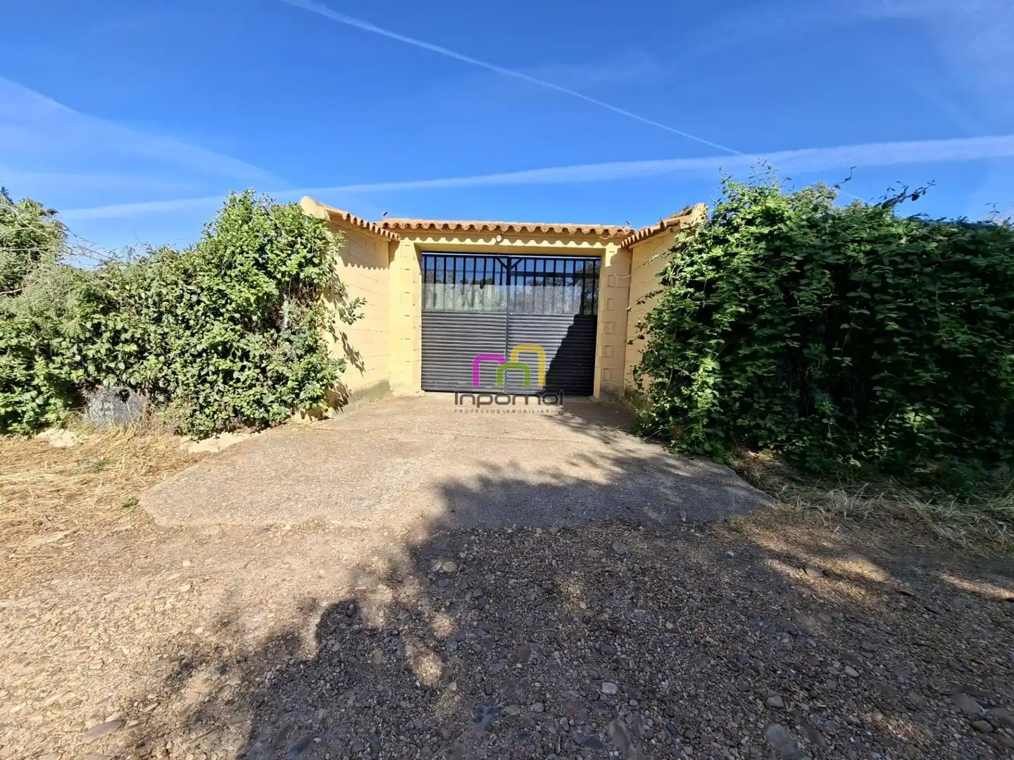 Parkplatz von Country house zum Verkauf in Badajoz mit Terrasse, Abstellraum und Schwimmbad