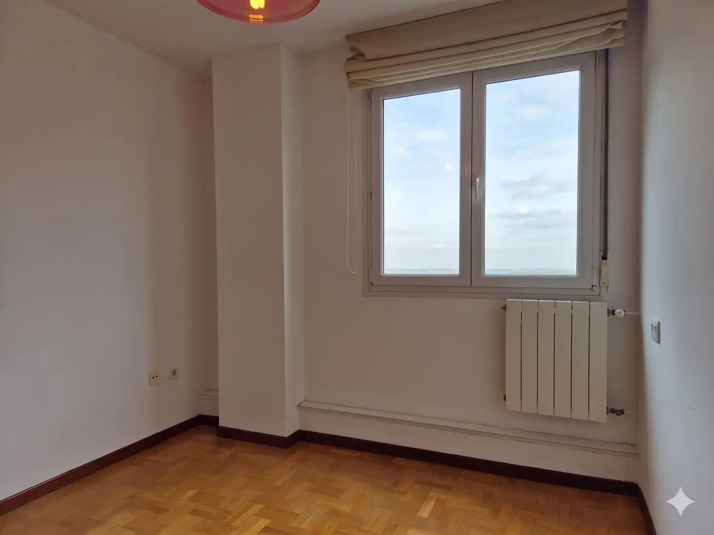 Schlafzimmer von Wohnung zum Verkauf in Gijón  mit Heizung, Abstellraum und Schwimmbad