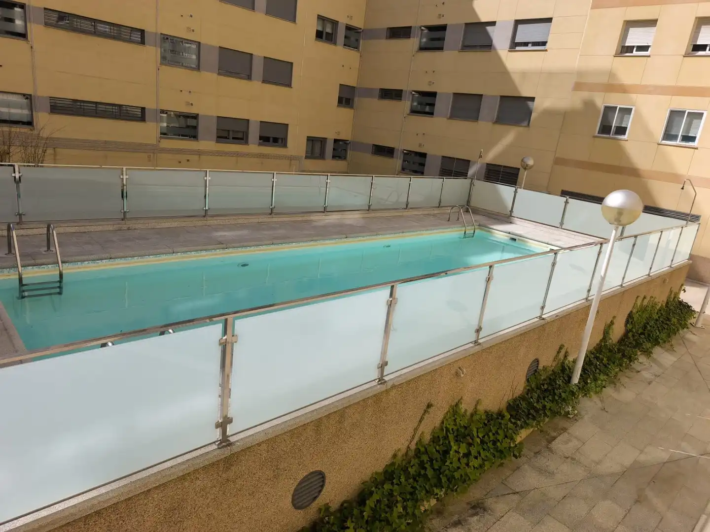 Schwimmbecken von Wohnungen zur Miete in Cáceres mit Klimaanlage, Heizung und Möbliert
