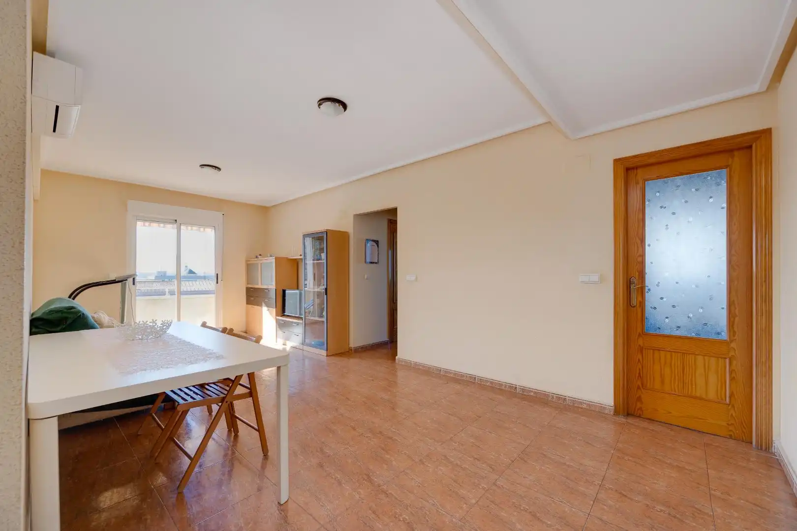 Comedor de Apartamento en venta en Torrevieja con Terraza, Amueblado y Piscina comunitaria