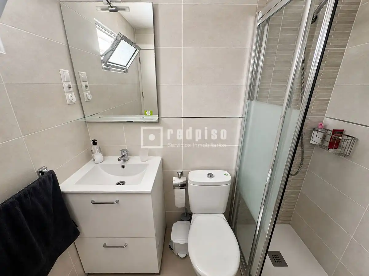 Bathroom of Flat for rent in Torremolinos  with Air Conditioner, Private garden and Swimming Pool