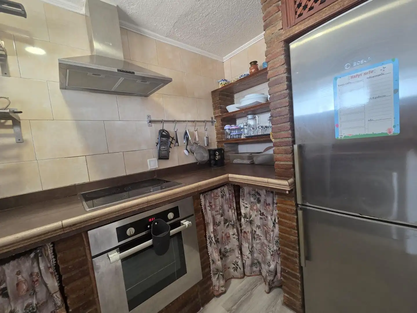 Cocina de Piso de alquiler en Benalmádena con Terraza y Piscina comunitaria