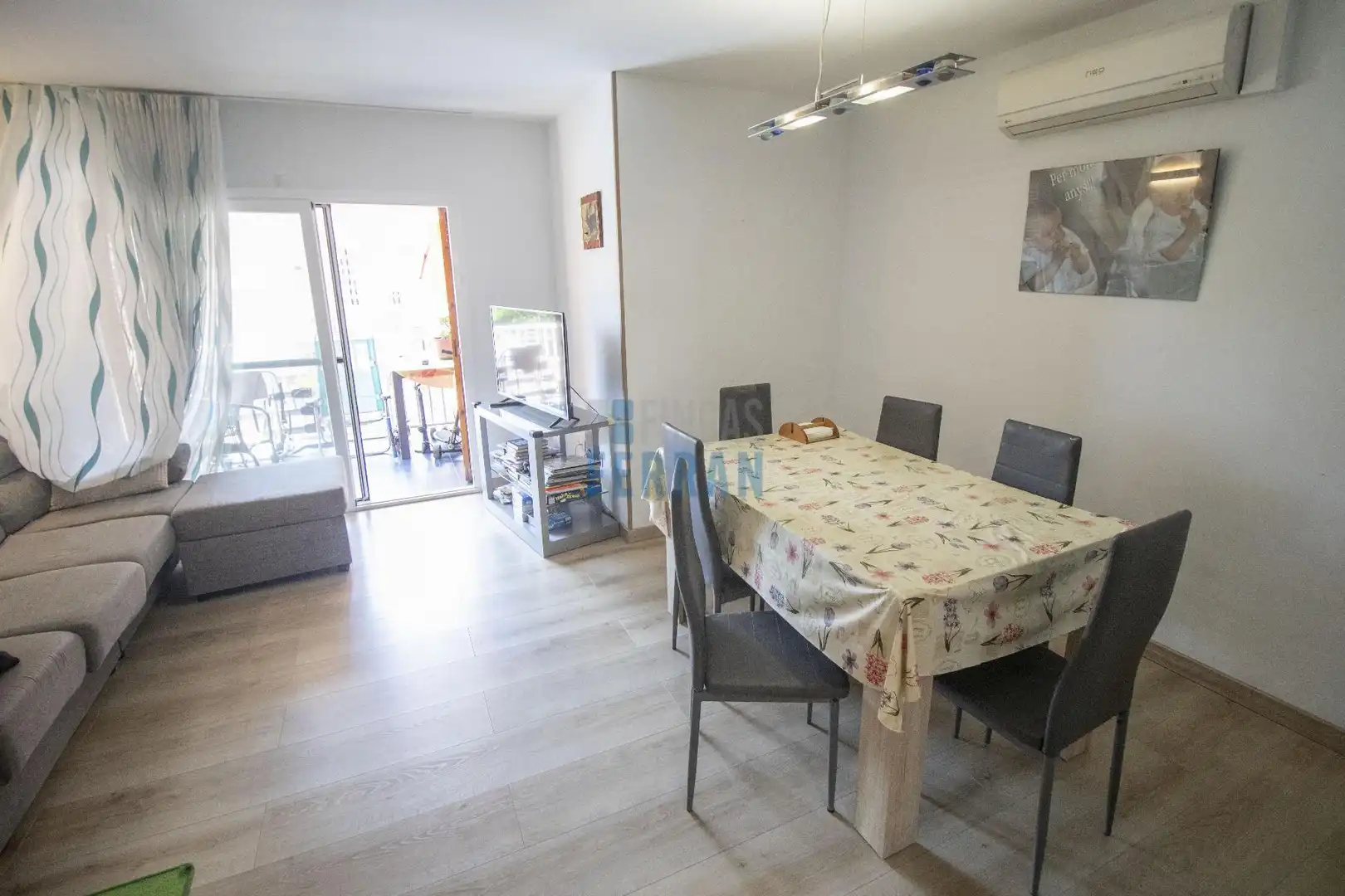 Dining room of Apartments for sale in El Vendrell  with Air Conditioner, Terrace and Furnished