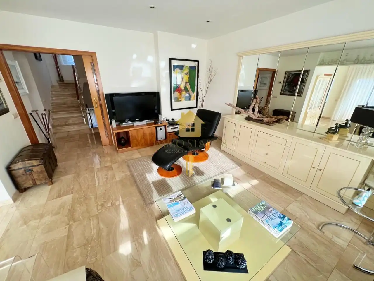 Sala d'estar de Casa o xalet en venda en La Bisbal d'Empordà amb Aire condicionat, Jardí privat i Terrassa