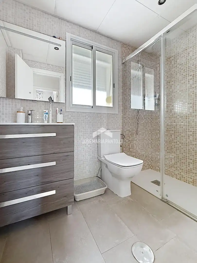 Bathroom of Flat for sale in Jerez de la Frontera  with Air Conditioner, Private garden and Parquet flooring