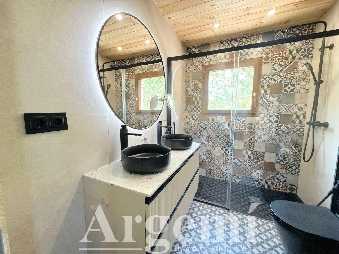 Baño de Casa adosada en venta en Palau-solità i Plegamans con Calefacción, Jardín privado y Trastero