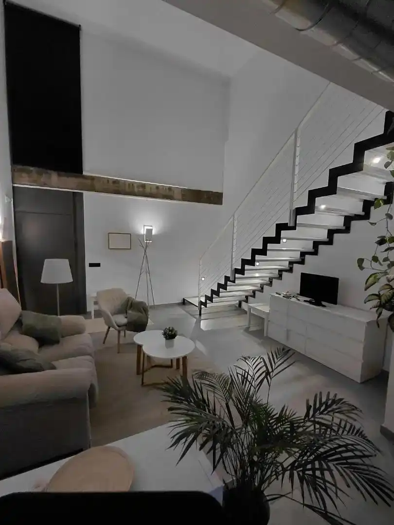 Sala d'estar de Loft en venda en Mairena del Aljarafe amb Aire condicionat, Traster i Moblat