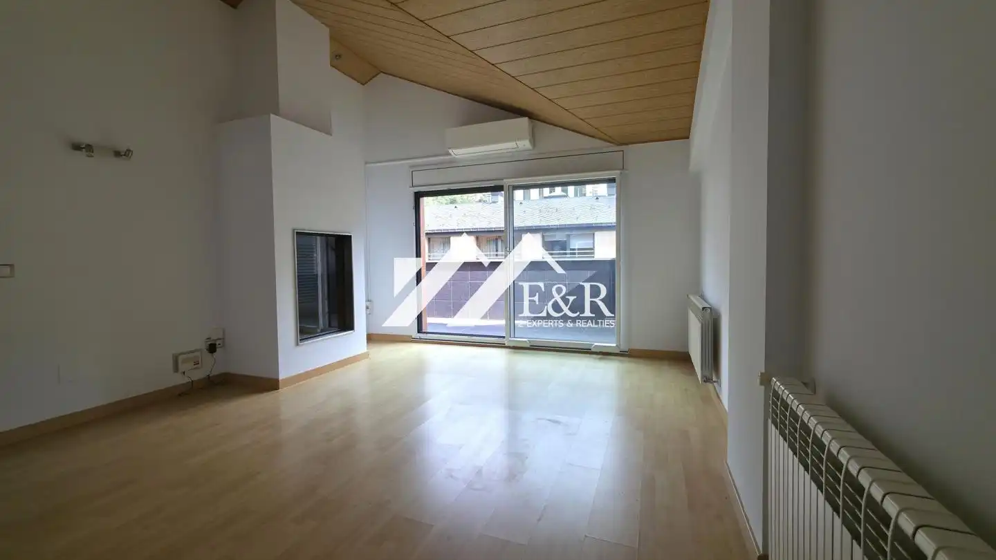 Sala de estar de Ático de alquiler en Andorra la Vella con Aire acondicionado y Terraza