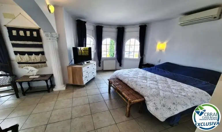 Habitación de Casa o chalet en venta en Empuriabrava con Calefacción y Jardín privado
